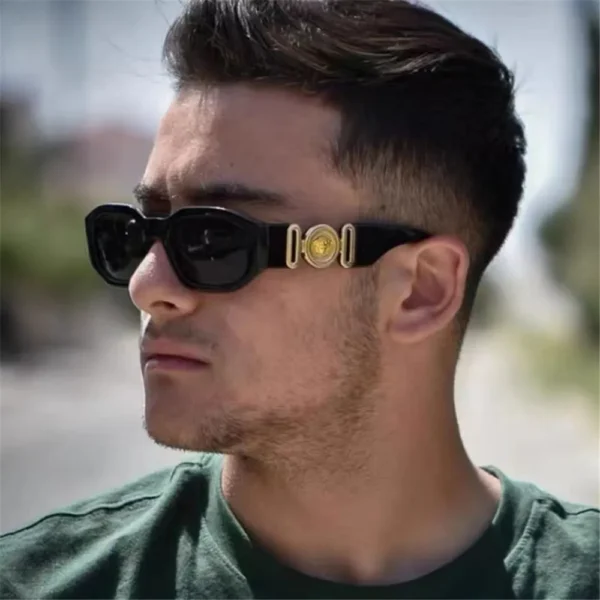 Gafas de Sol Rectangulares con Detalle Dorado – Elegancia Sutil y Estilo Actual. Protección UV 2